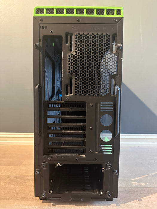 NZXT H440 Midi Tower Sort/Grønn