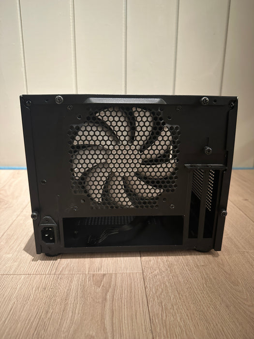 Fractal Design Core 500 Mini-ITX Sort